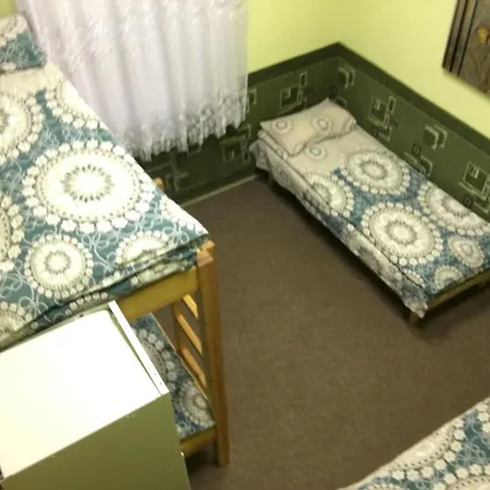 Odesskiy Hostel *