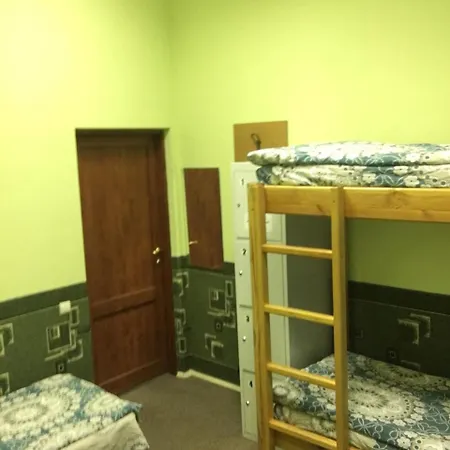 Odesskiy Hostel *